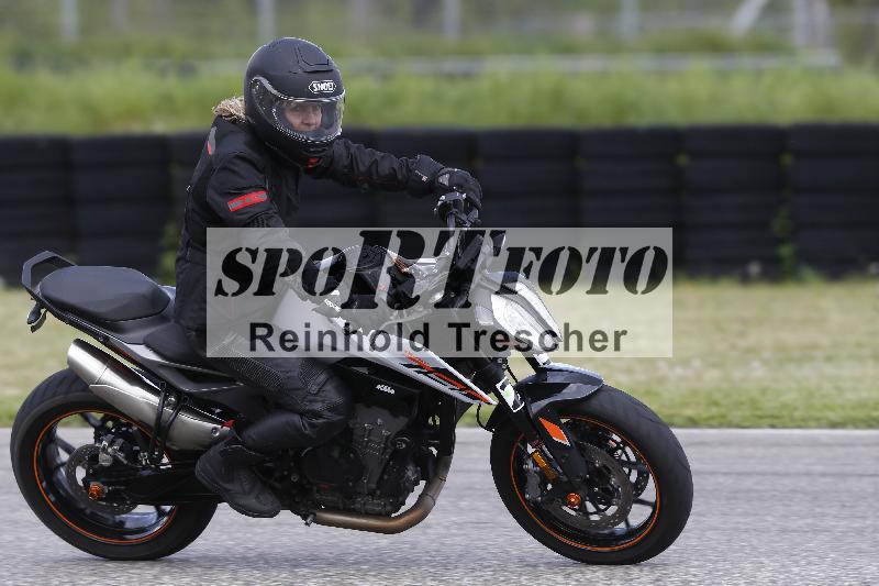 /Archiv-2025/09 22.04.2025 Cornu Master School ADR/gruen-vert/25